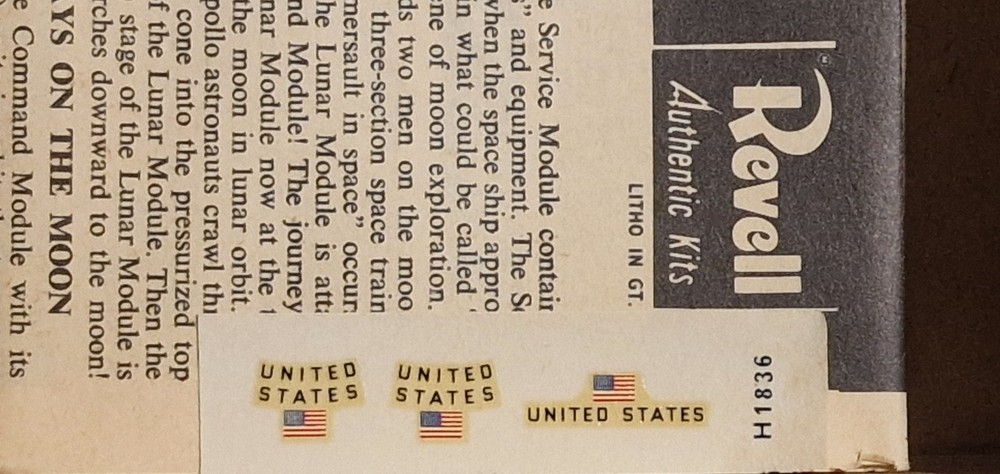 Astronaut in Space & Apollo Spacecraft model kits