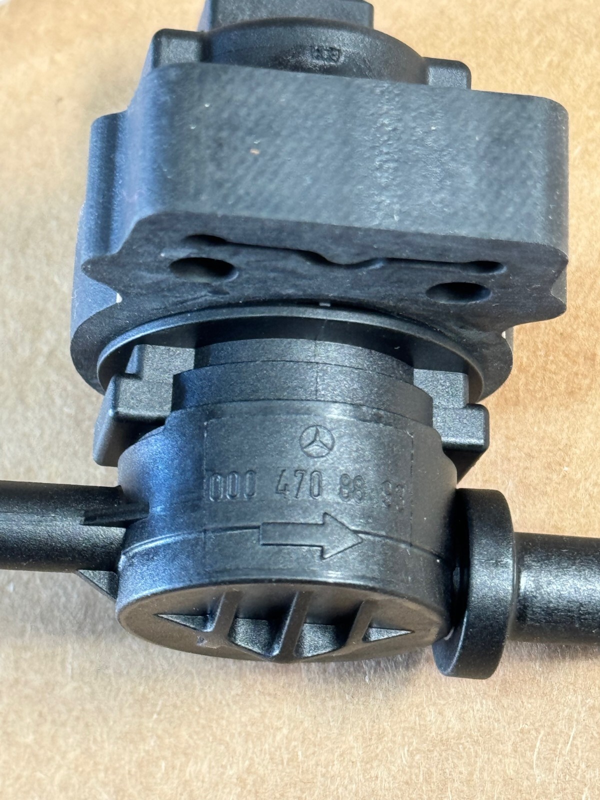 Genuine Mercedes Fuel Vapor Canister Purge Valve regeneration NEW OEM 0004708893