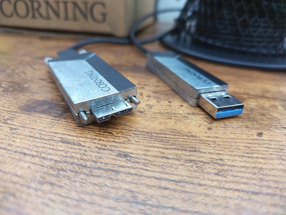 Corning Active Optical Cable USB 3.1 A to Micro B 20 Meter