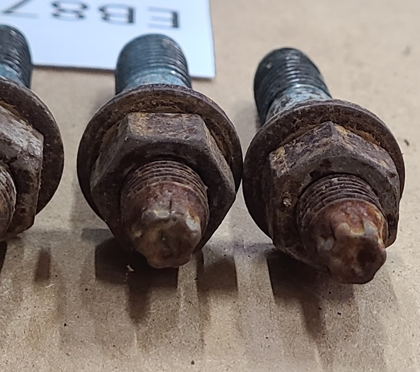 OEM 2013-2018 RAM 1500 2500 Mopar Transfer Case Stabilizer Stud & Mounting Nuts