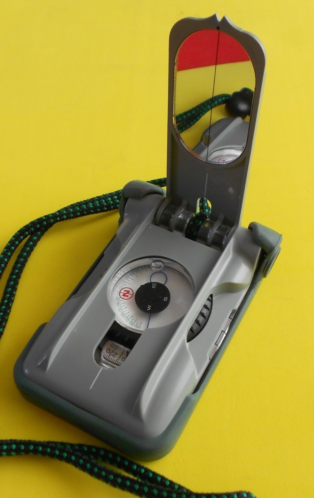 NOS Brunton 8099 ECLIPSE COMPASS w/ Instruction Manual