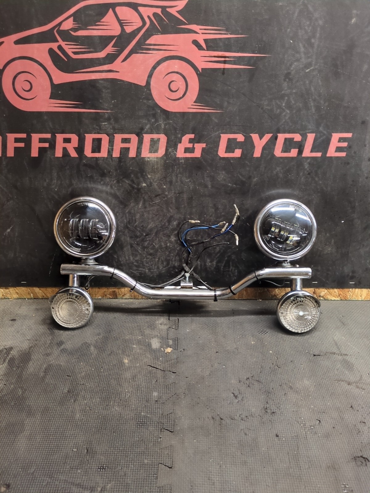 For 2000-03 Yamaha 1600 Road Star Front Light Bar Fog Lights Turn Signal Light