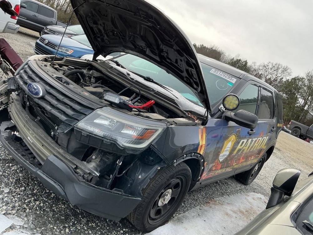 EXPLORER 2017 Glove Box 4942016