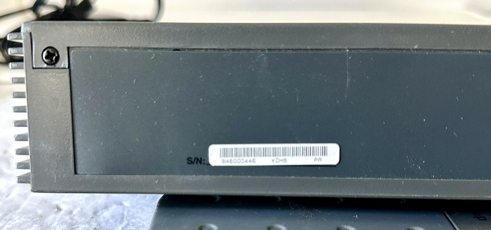 Linksys EtherFast 10/100 Auto-Sensing EFAH08W 8-Port Workgroup External Hub