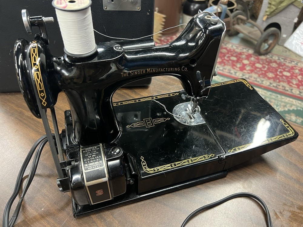 Singer Featherweight 221 Sewing Machine Tested Running Case Buttonholer & Manual