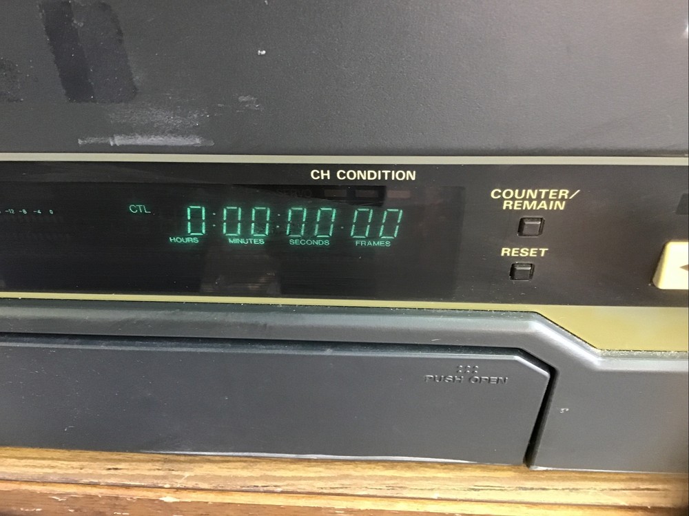 Panasonic DVCPro Digital Video Cassette Recorder AJ-D650