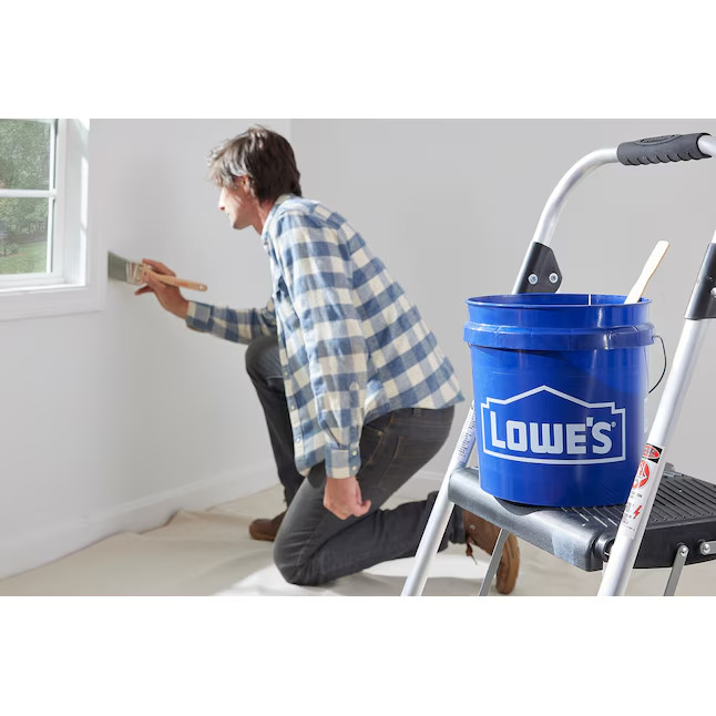 Lowe's 2-gallon Plastic Blue General bucket