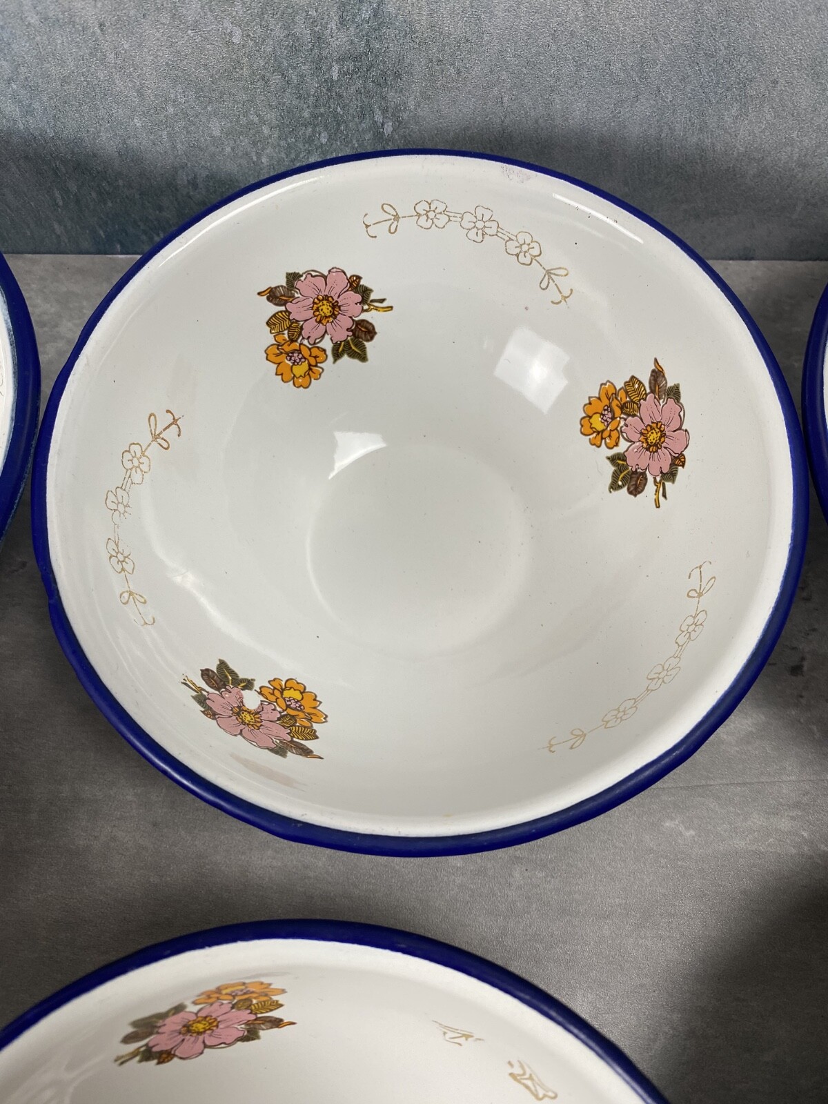 Vintage TrEs Enamelware Floral 6 Bowls Lot Camp Cottage Farmhouse Monterey MEX