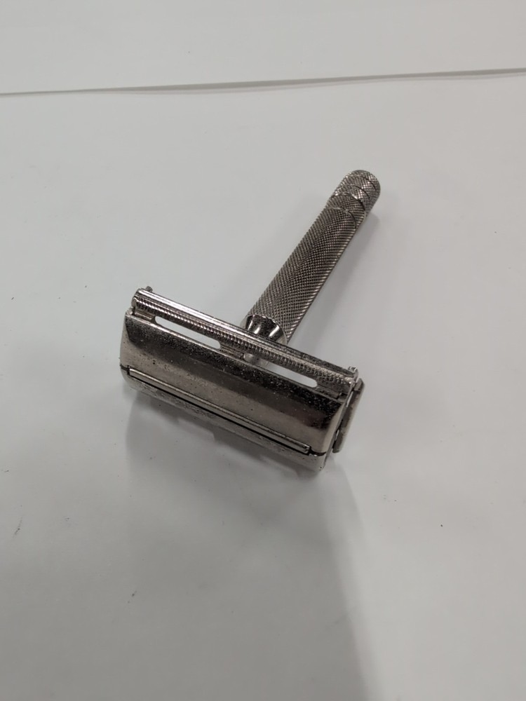 Vintage  Gillette Super Speed DE Safety Razor  Pre Date Code
