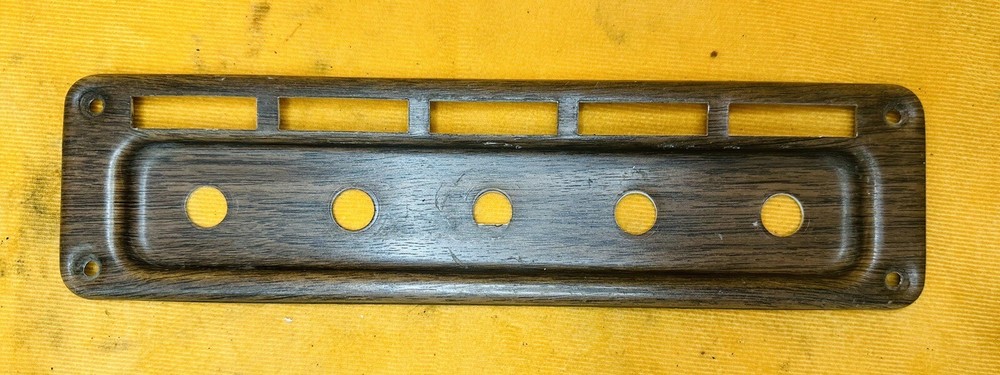 Freightliner Cascadia Dash Switch Panel Trim