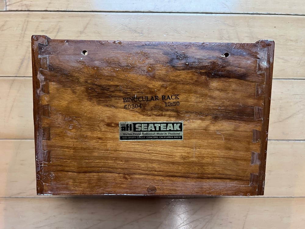 Seateak binocular holder