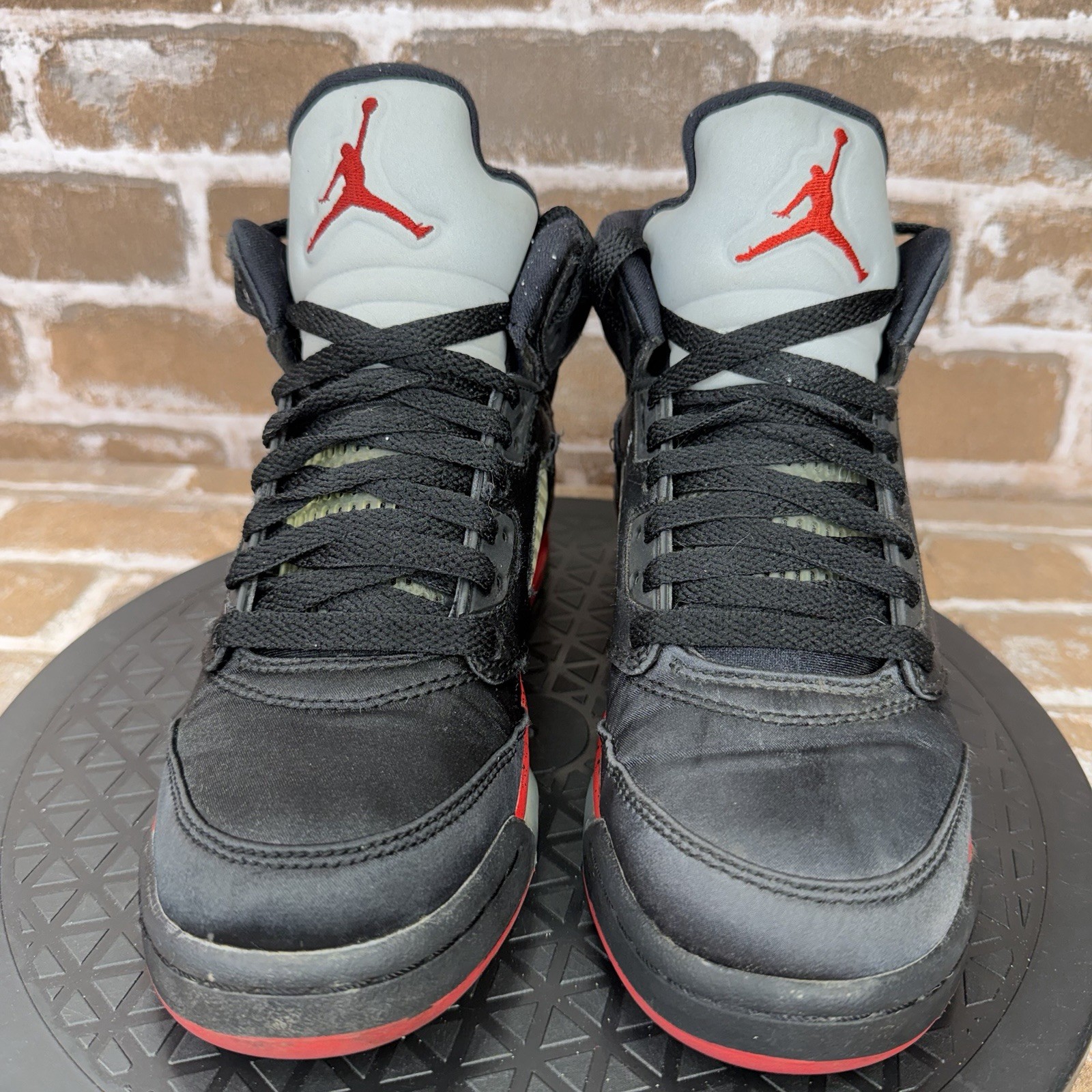 Jordan 5 Retro Satin Bred 2018 Basketball Sneakers Black Red Boys Youth Size 4Y