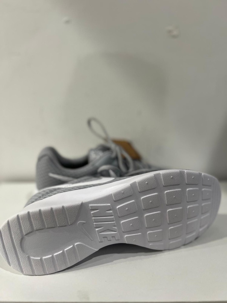 Nike Unisex Tanjun Wolf Grey White 9.5