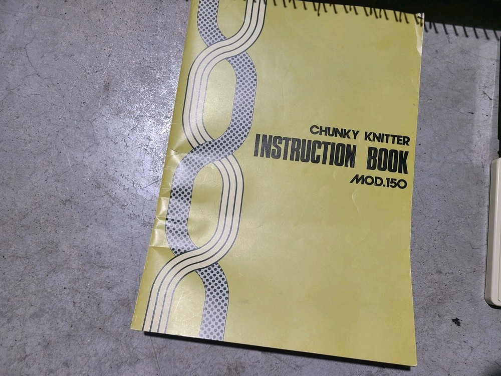 VINTAGE STUDIO CHUNKY KNITTER MODEL 150 KNITTING MACHINE
