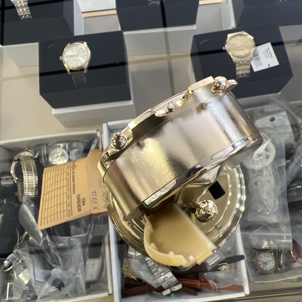 vintage ⏰ BULOVA 😱(for Part Only)Missing Hand)No Working?