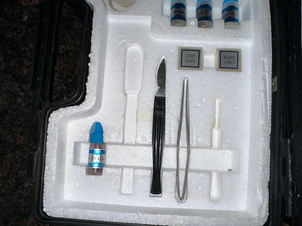 Discovery Channel Kids 50X-1200X Microscope Kit w/Storage Case Mostly Complete