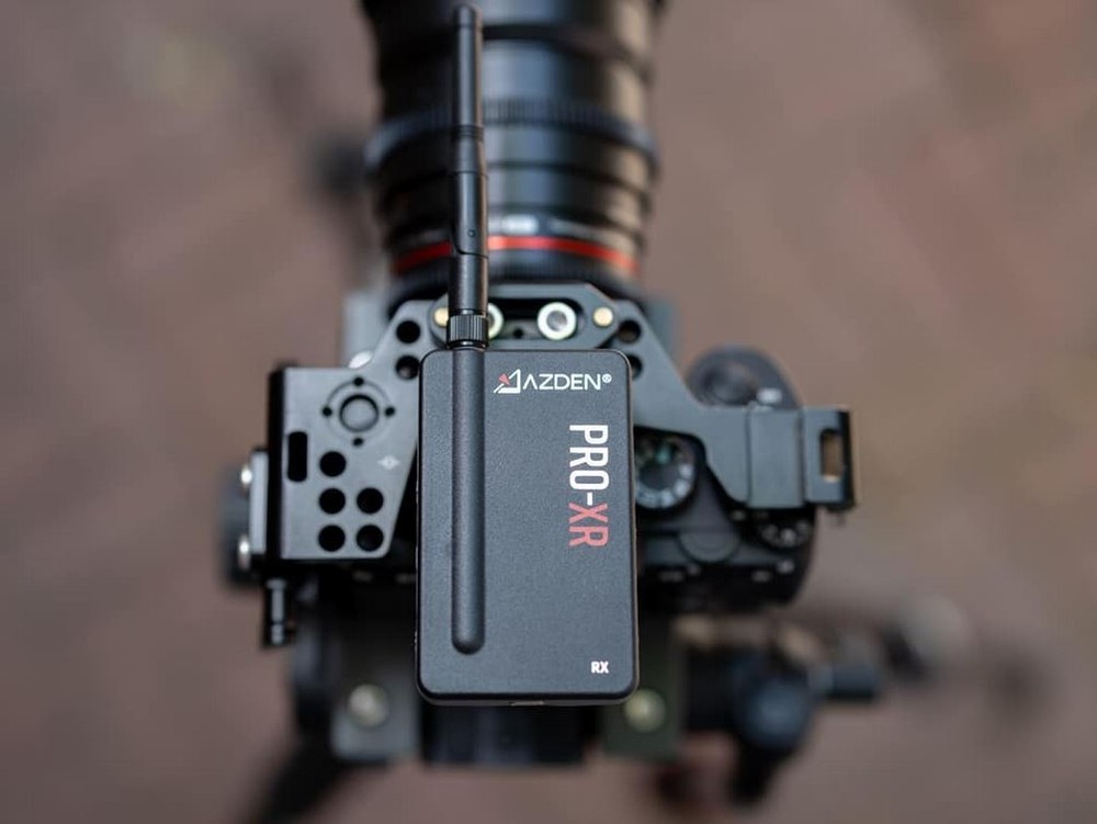 AZDEN PRO-XR Digital Wireless Lavalier Microphone Kit