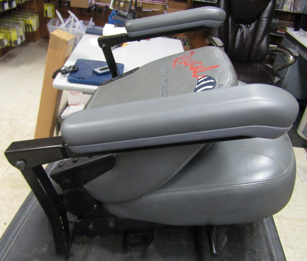 Rascal 600 Mobility Scooter Seat with Arm Rests