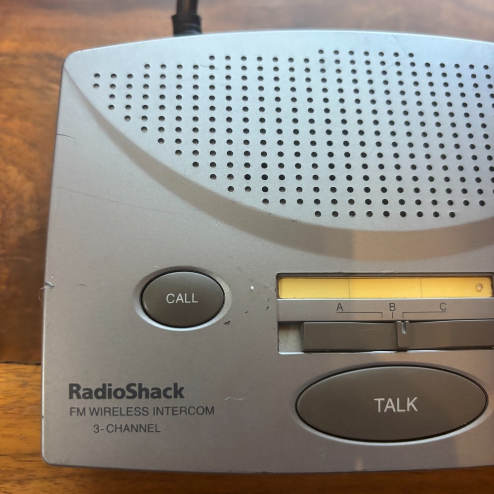 RadioShack Advance 3-Station FM Wireless Intercom System 43-3105A