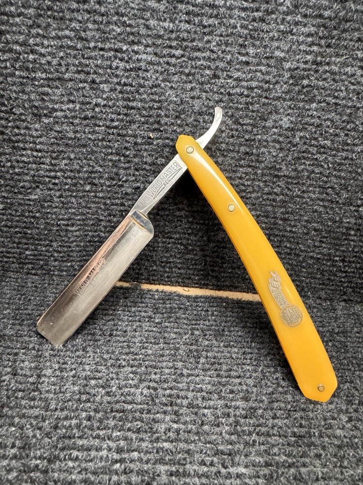 Antique Straight Razor “World Master”