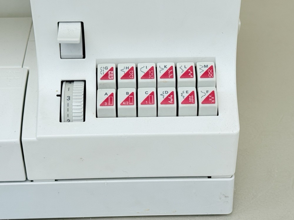 Pfaff Tipmatic 6122 Sewing Machine