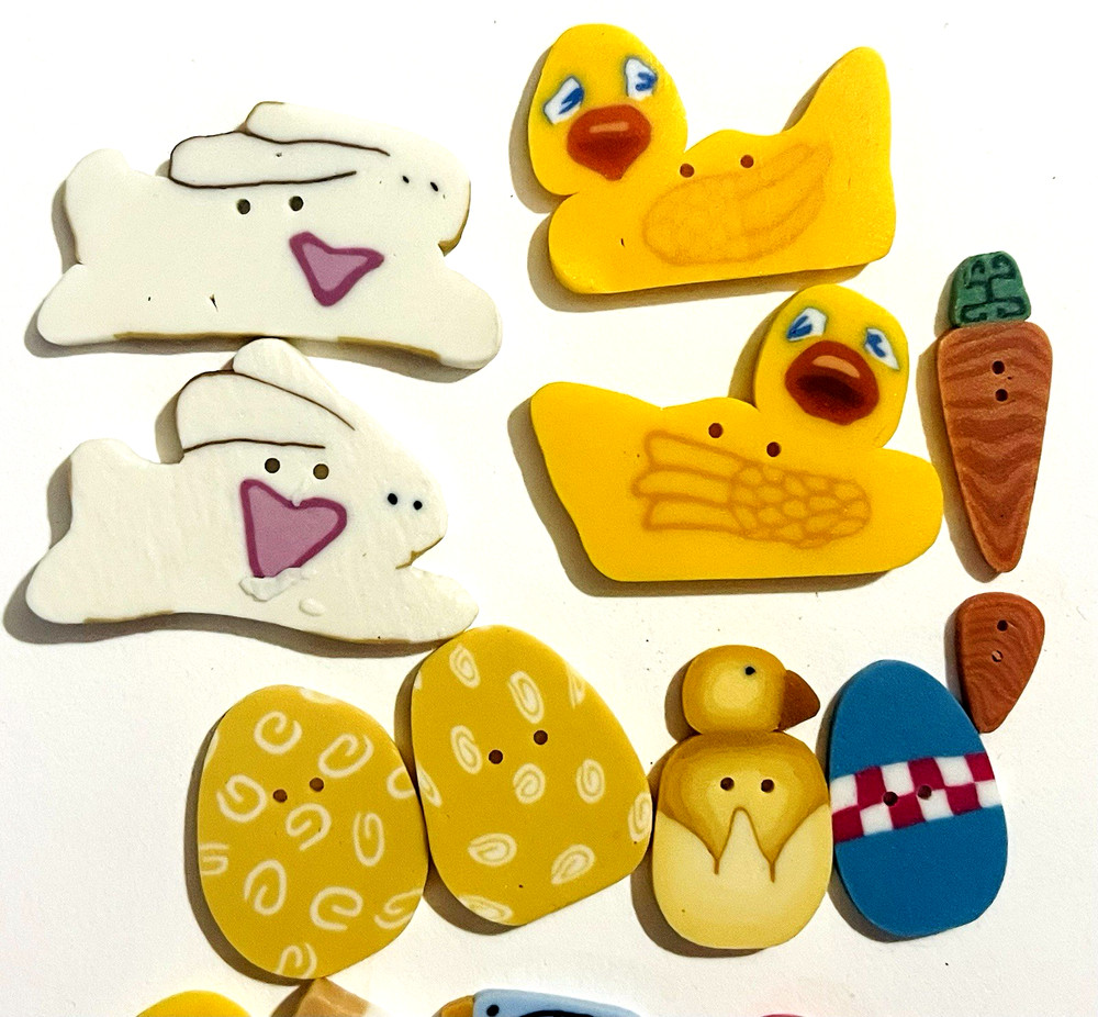 RESIN/PLASTIC 22 PIECE *EASTER* DOUBLE SIDED FLAT BUTTON EMBELLISHMENTS X-STITCH