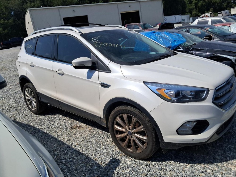 ESCAPE    2018 Glove Box 4800513