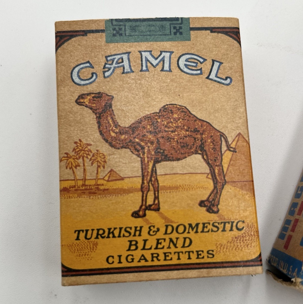 VTG Magnetic Cigarette Holder Pack Camel Cardboard Box