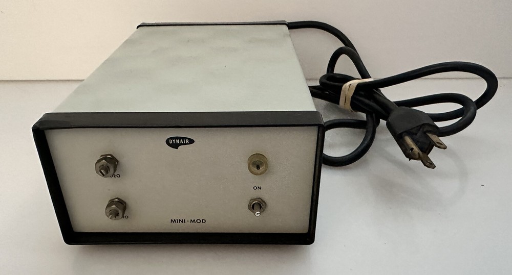 Vintage Dynair Electronics Mini-Mod TX2A Ch8 Audio Video EUC Tested Works