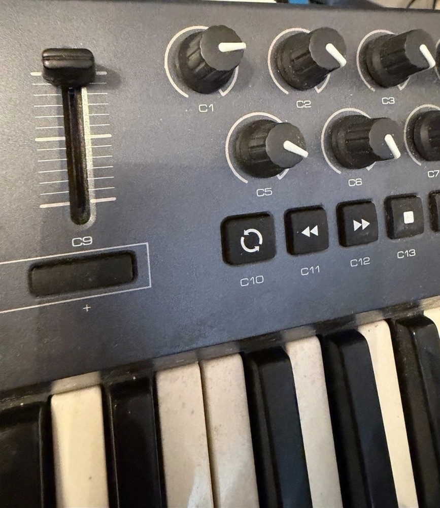 M-Audio Oxygen 25 Key 3rd Gen MIDI Controller Keyboard Tested