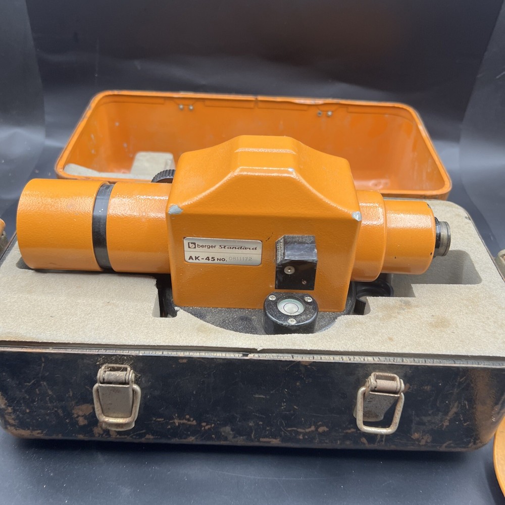 Berger Standard Automatic Level AK-45 Type NO. 807311 With Hard Case