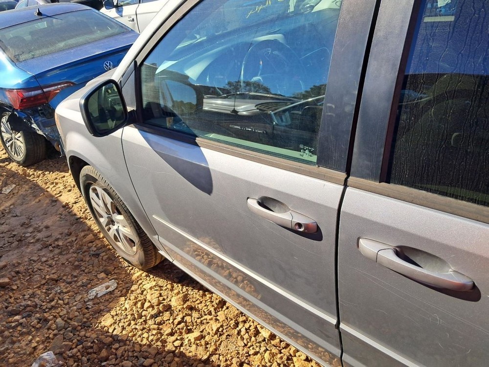 CARAVAN 2015 Glove Box 4826509