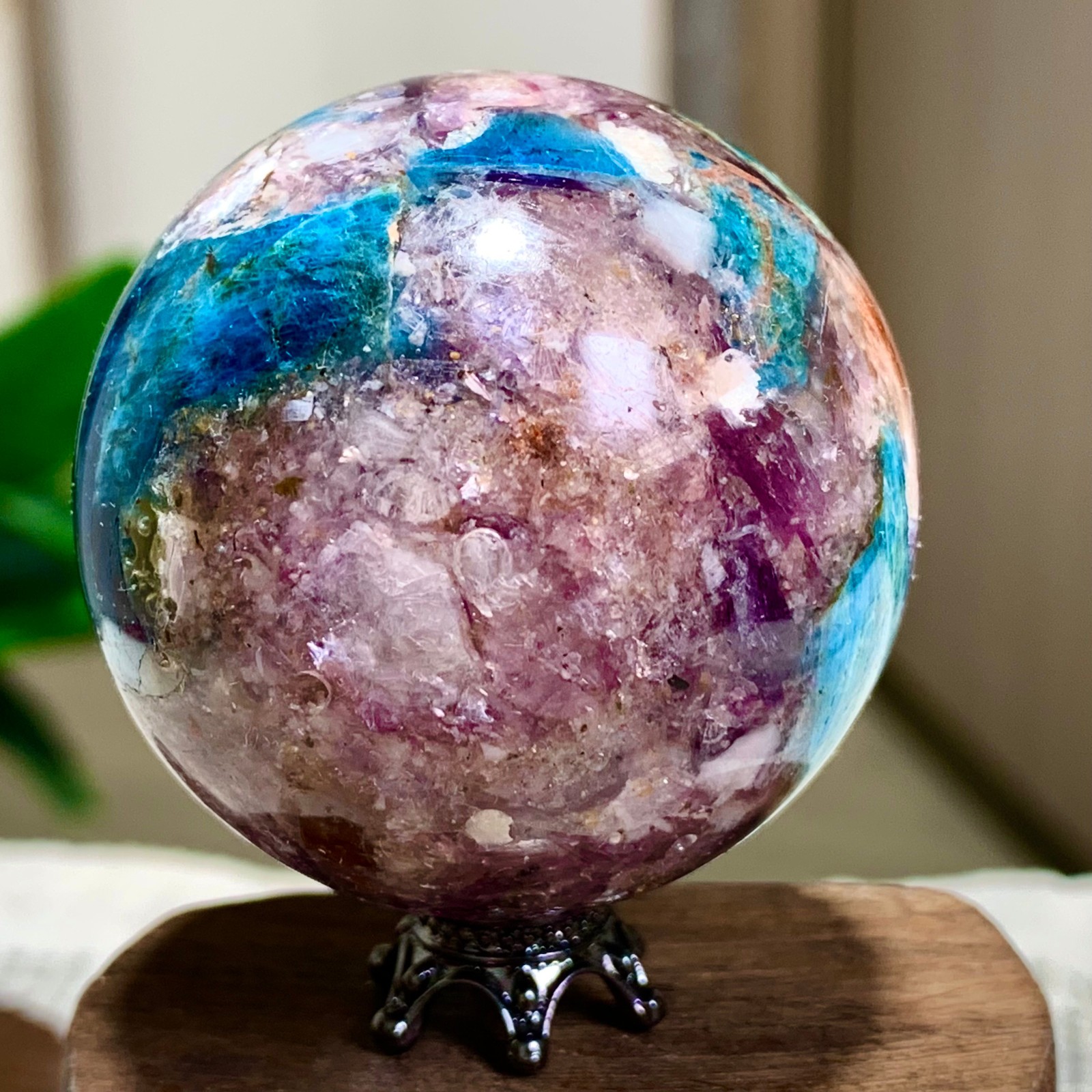 132G Natural Blue Aptite +Sun Stone purple lepidolite Sphere mineral sample