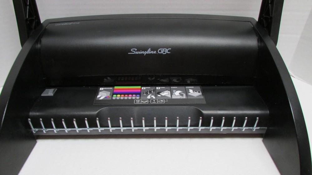 Swingline GBC CombBind C12 GBC Binding Machine & 4 boxes binding combs WORKS