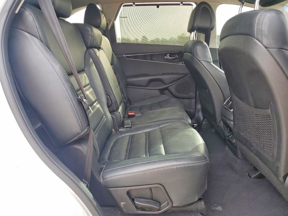 SORENTO 2016 Glove Box 5003655