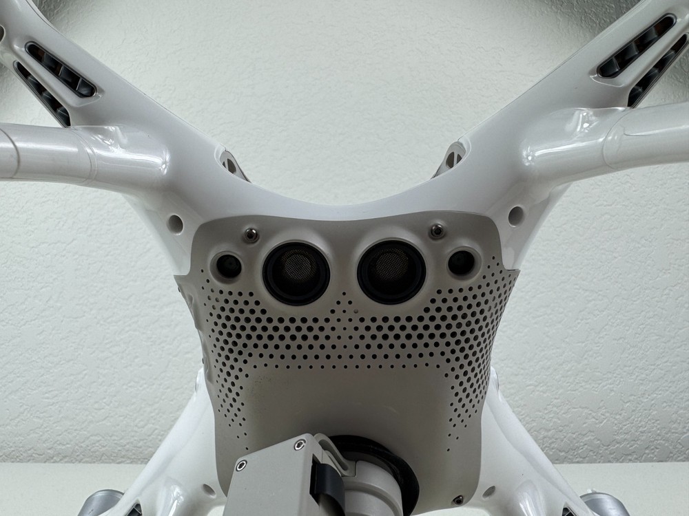 DJI Phantom 4 Pro 4K Camera Drone - White WM331A Bundle DRONE + CAMERA ONLY