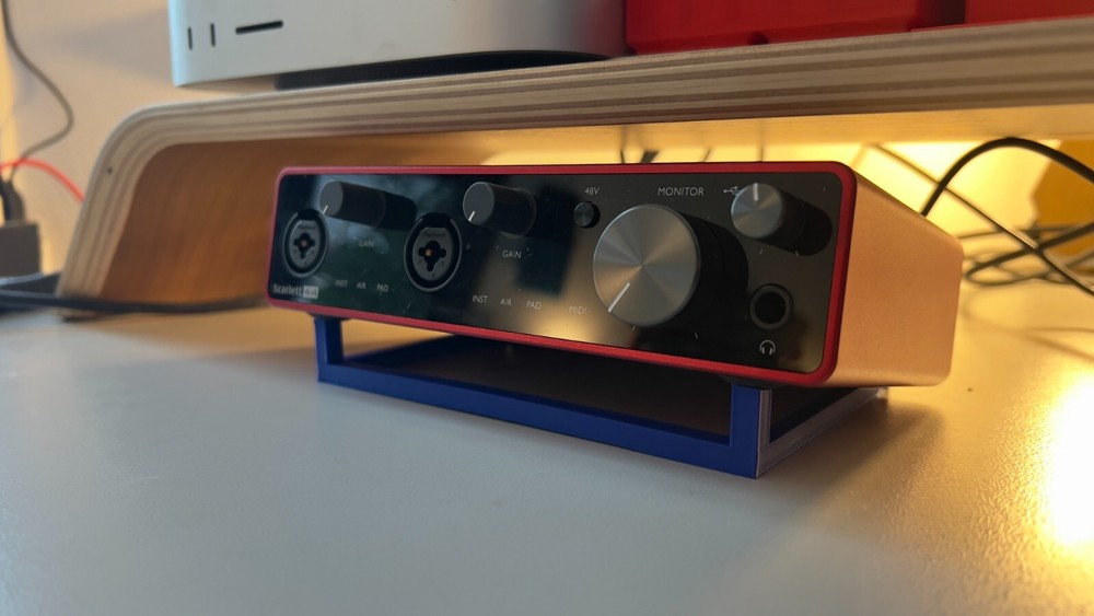Convenient Angled Stand for Focusrite Scarlet 4i4 Audio Interface *Black*