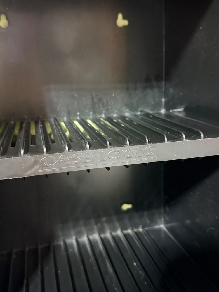 Case Logic 30 CD Hard Plastic Storage Rack Wall Mount Holder Organizer