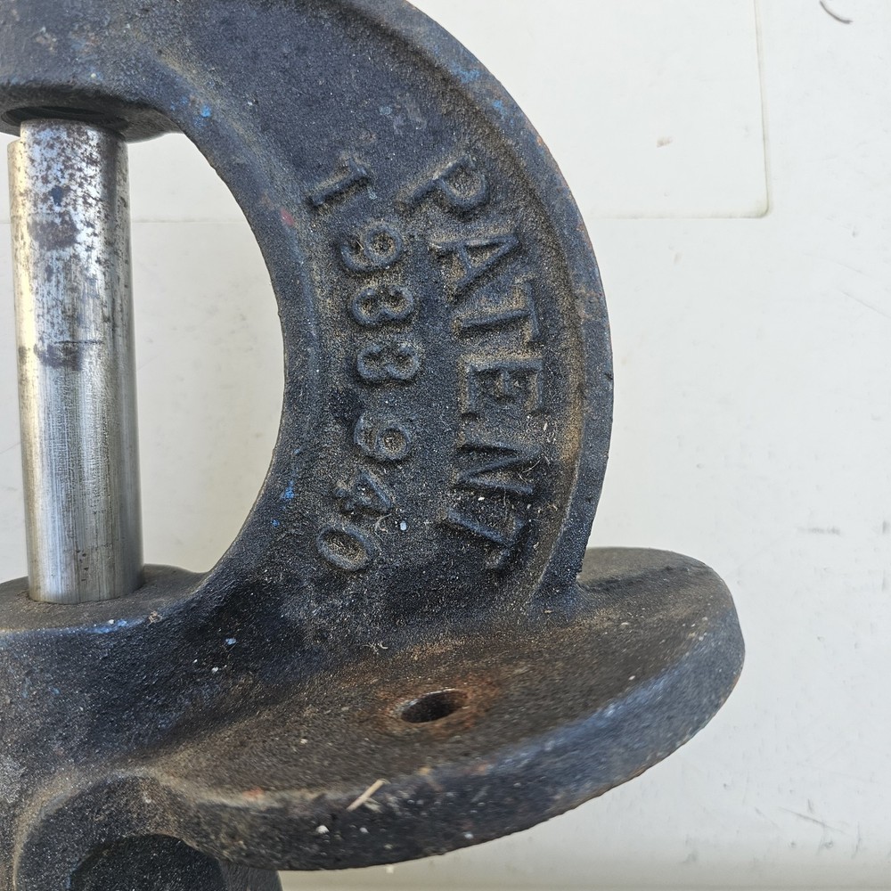 Vintage Pacific Reloading Press – Cast Iron