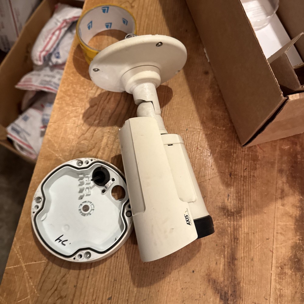 Axis P1428-E 0637-001 Bullet Network Security Camera Tested & Working