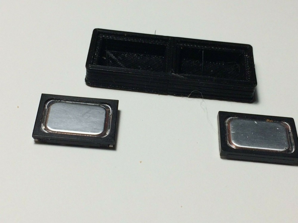 Micro speaker Sugar Cube dual speakers with 5 mms enclosure
