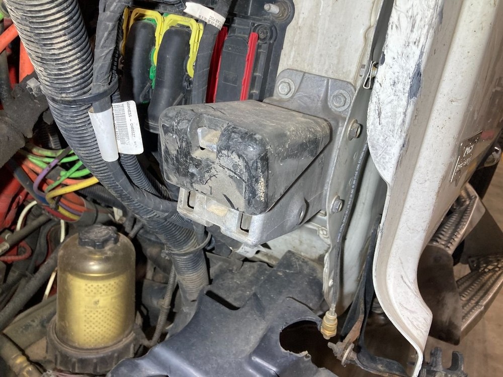 Peterbilt 567 Left/Driver Hood Rest - Used