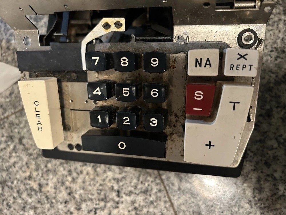 Commodore 207CB Electronic Adding Machine Awesome Color Scheme Powers On Used