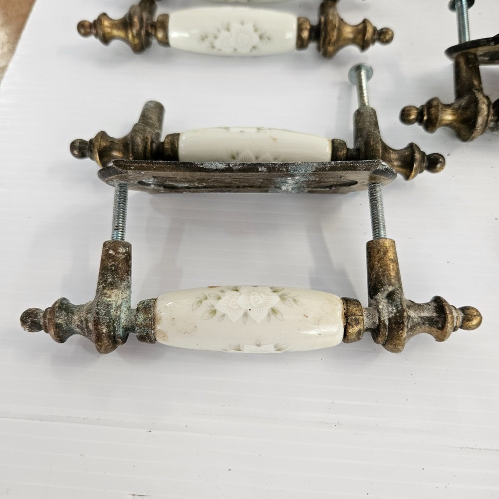 Large Lot Of Assorted Drawer Knobs And Pulls ( mixed lot)