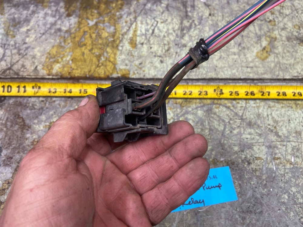 03-06 EXPEDITION SUSPENSION LEVELING PUMP RELAY