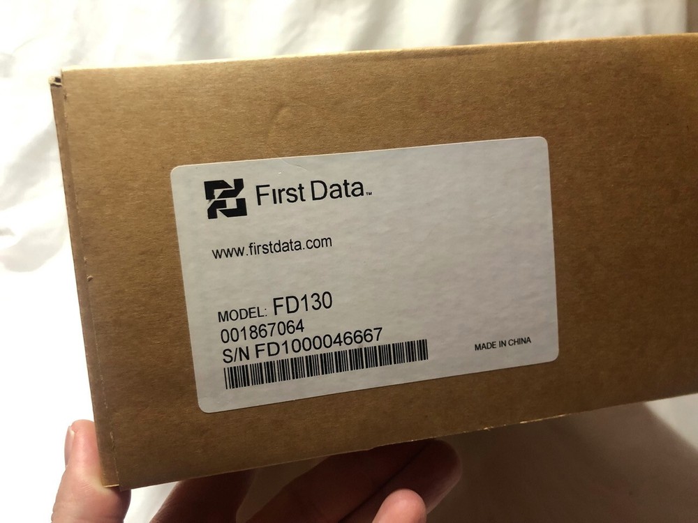 First Data FD130 Credit Card Terminal With Keypad Powers On Untested
