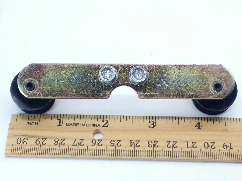 ROWE AMI CD JUKEBOX ROLLER BRACKET ASSEMBLY PART #21089401