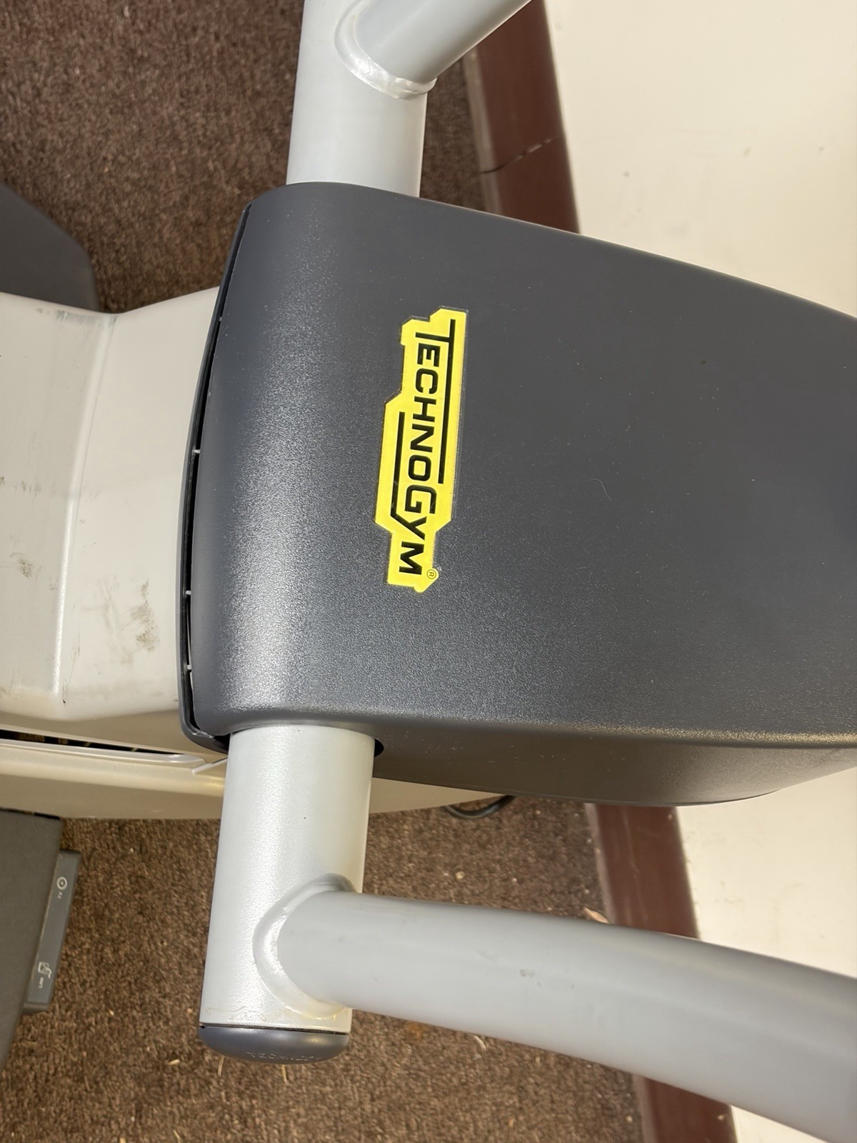 Technogym Elliptical Machine Touchscreen Console Commercial Programmable