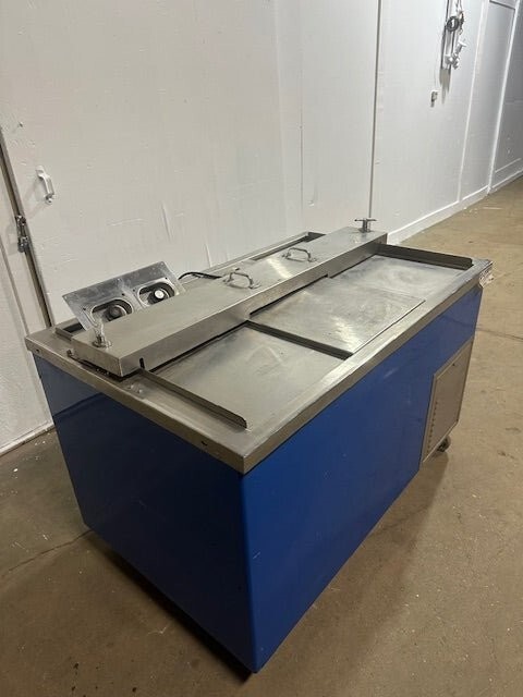 COLORPOINT REFRIGERATED 3 COMPARTMENT PREPACKAGED MILK STORAGE