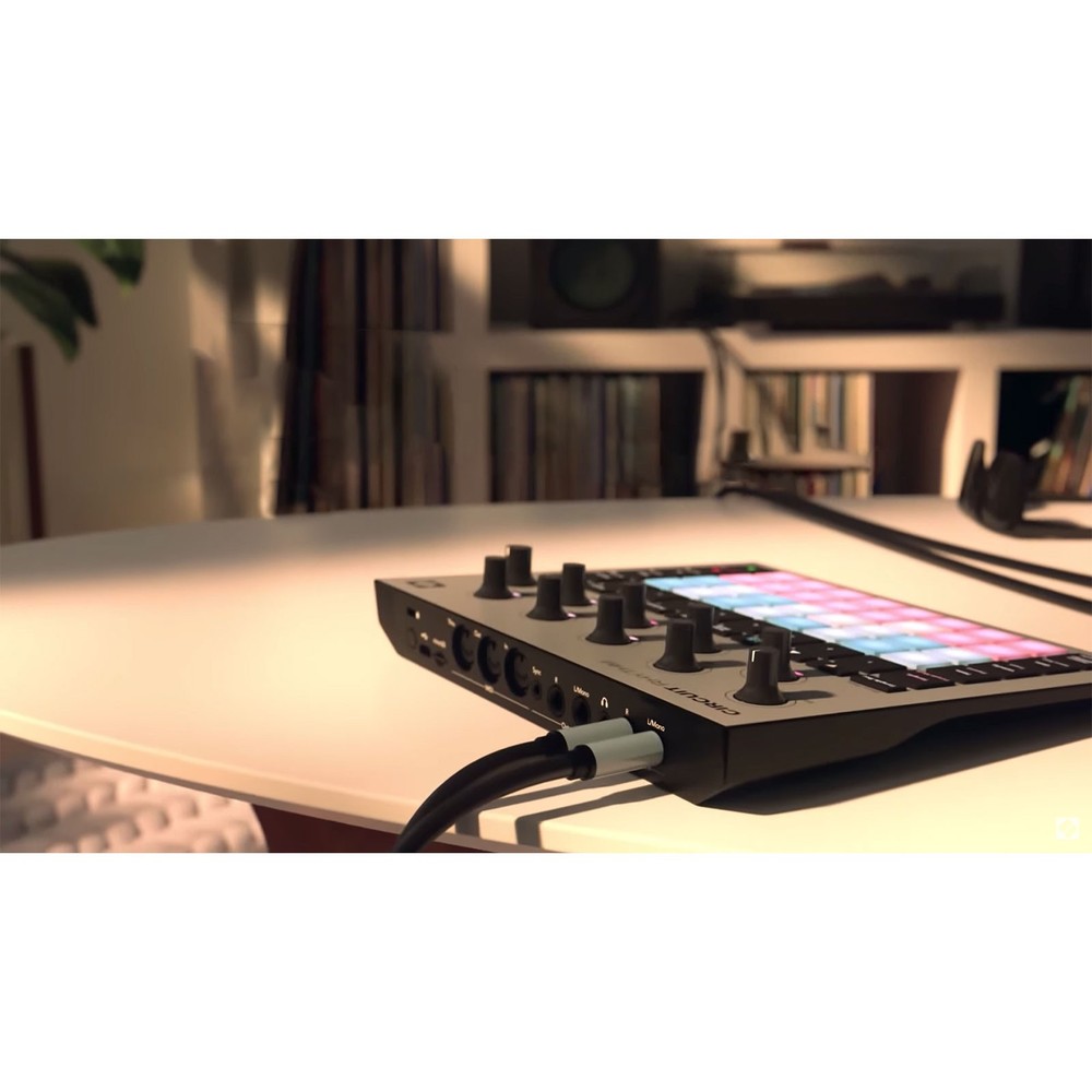 Novation Circuit Rhythm Beatmaking Sampler Groovebox Drum Machine Sequencer